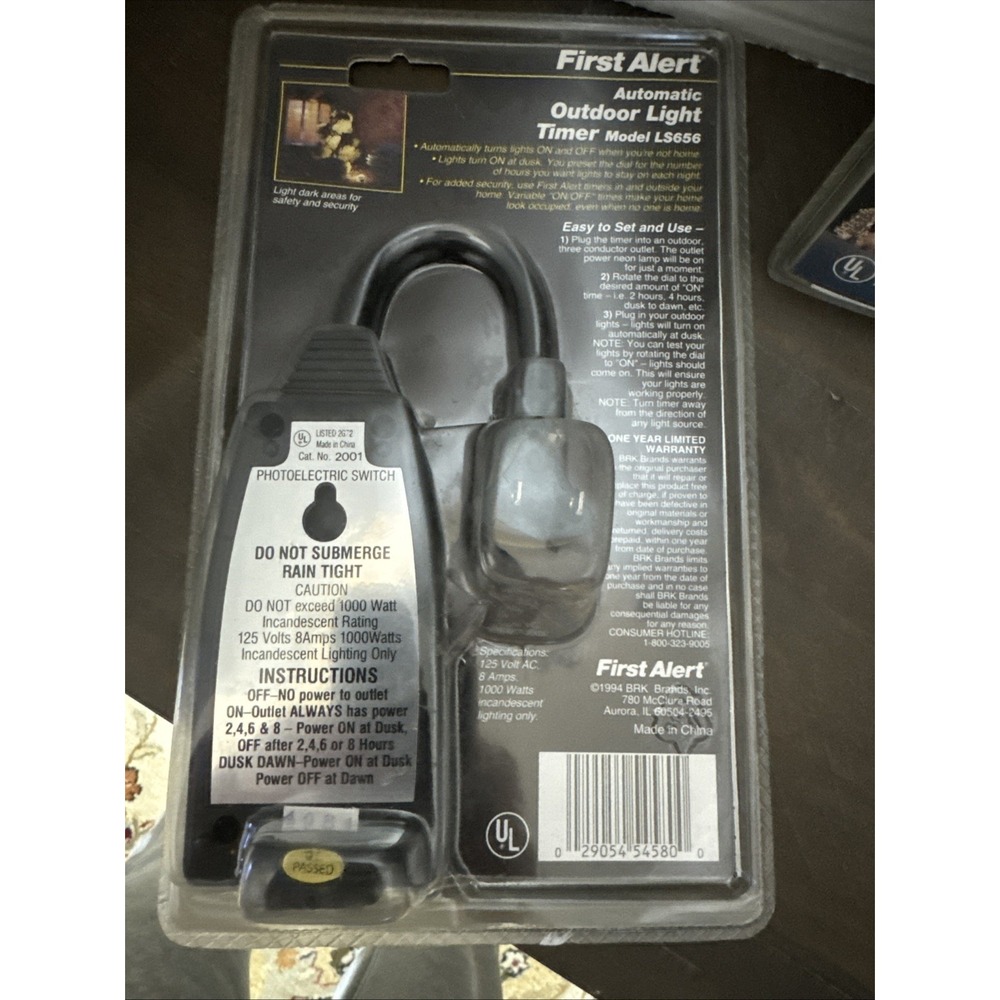 First Alert Automatic Outdoor Light Timer Model LS656 - Picture 5 of 7